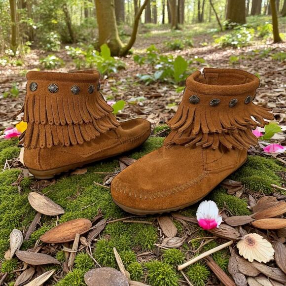 Minnetonka Women's 5 Dark Tan 210840 Suede Double Fringe Side Zip Ankle Booties - Picture 1 of 10